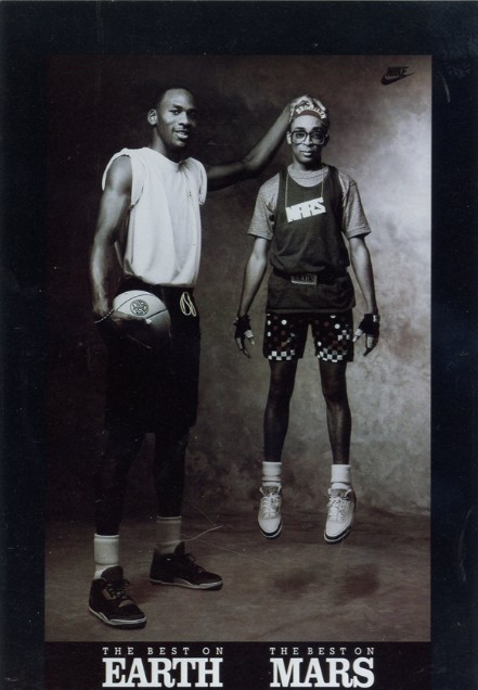 1982-92 Nike Poster Cards #290874 Michael Jordan / Spike Lee - Earth / Mars (1988) Front